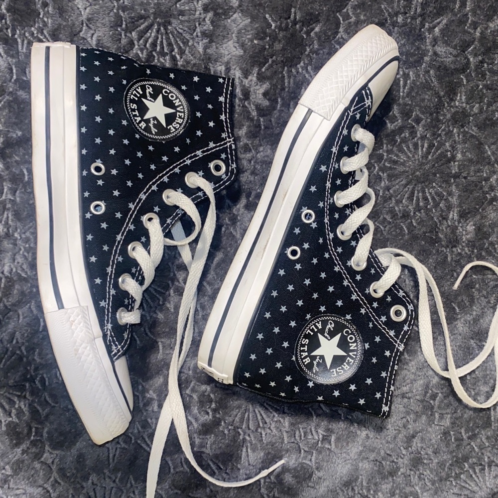 Converse shoe with stars ✨